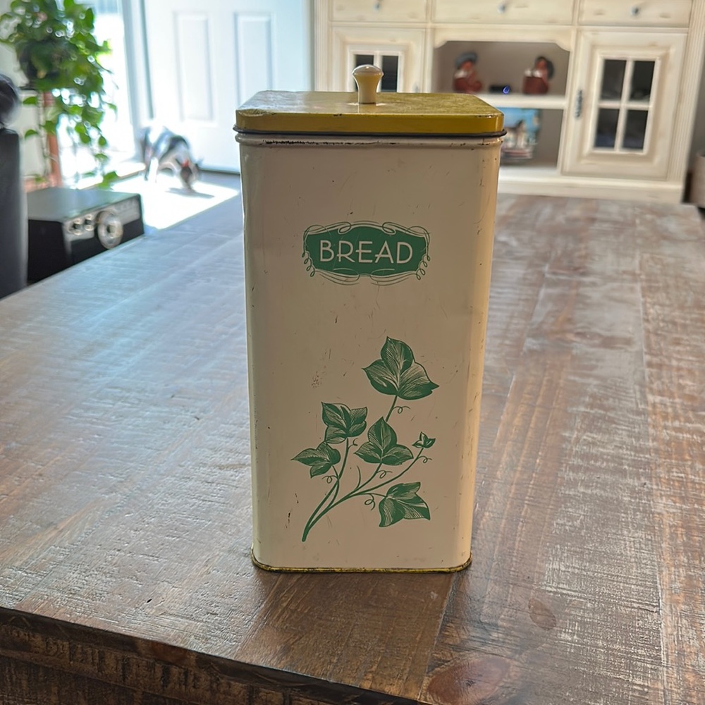 Bread antique/vintage tin
